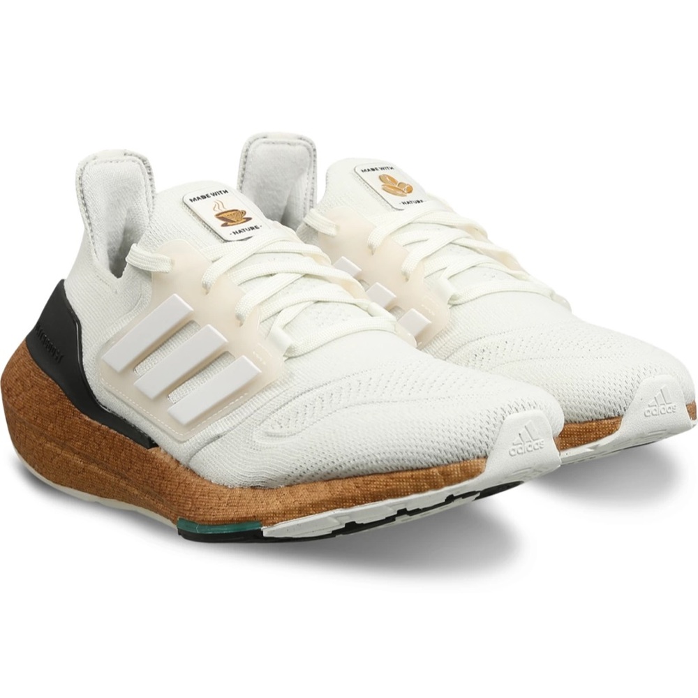 Womens Adidas UltraBoost 22 size 9